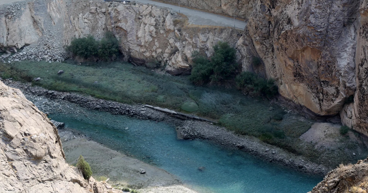 খরার কবলে তেহরান, ২ সপ্তাহের মধ্যে শুকিয়ে যাবে পানির প্রধান উৎস