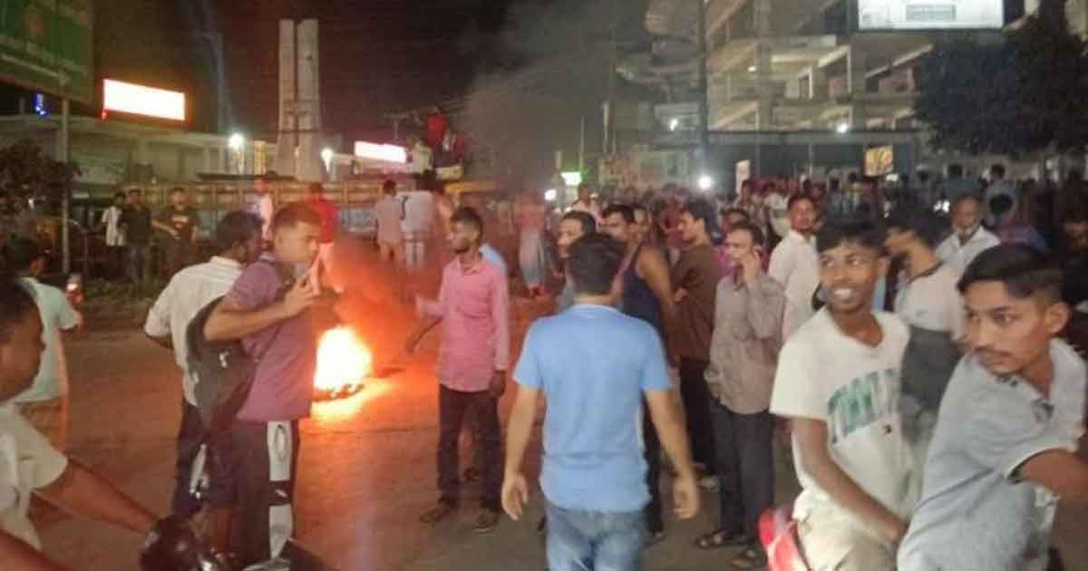 বিএনপির মনোনয়ন না পাওয়ায় ঢাকা-চট্টগ্রাম মহাসড়কে বিক্ষোভ