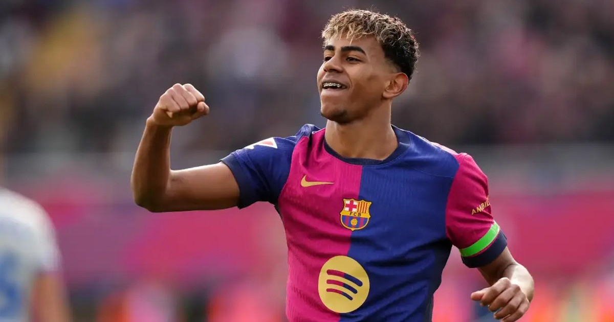 ইতিহাস গড়ে ফিফপ্রোর বর্ষসেরা একাদশে ইয়ামাল