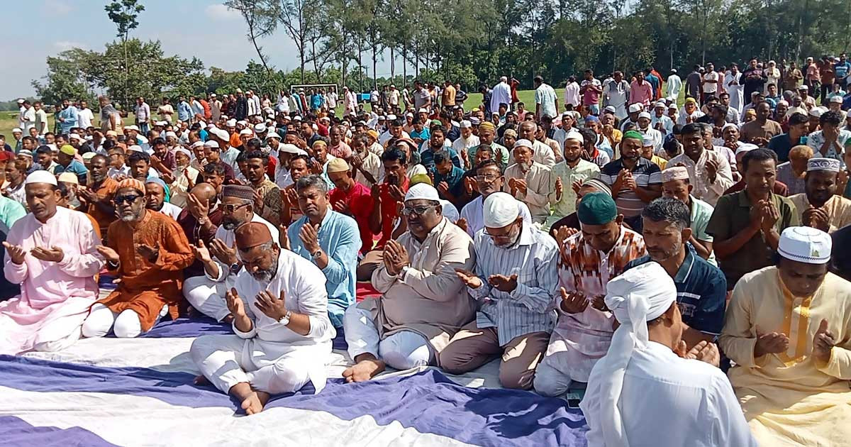 বিএনপির মনোনয়ন পাওয়ায় শুকরিয়ার নামাজ আদায় করলেন ফজলে হুদা বাবুল