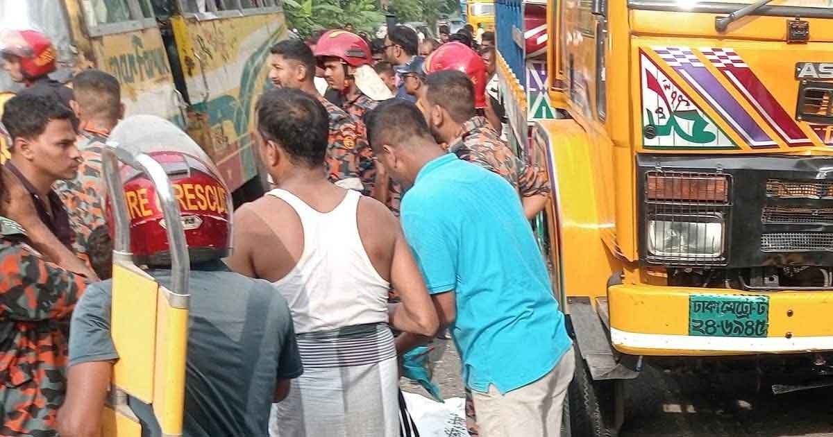 নোয়াখালীতে ট্রাকচাপায় নিহত বেড়ে ছয়