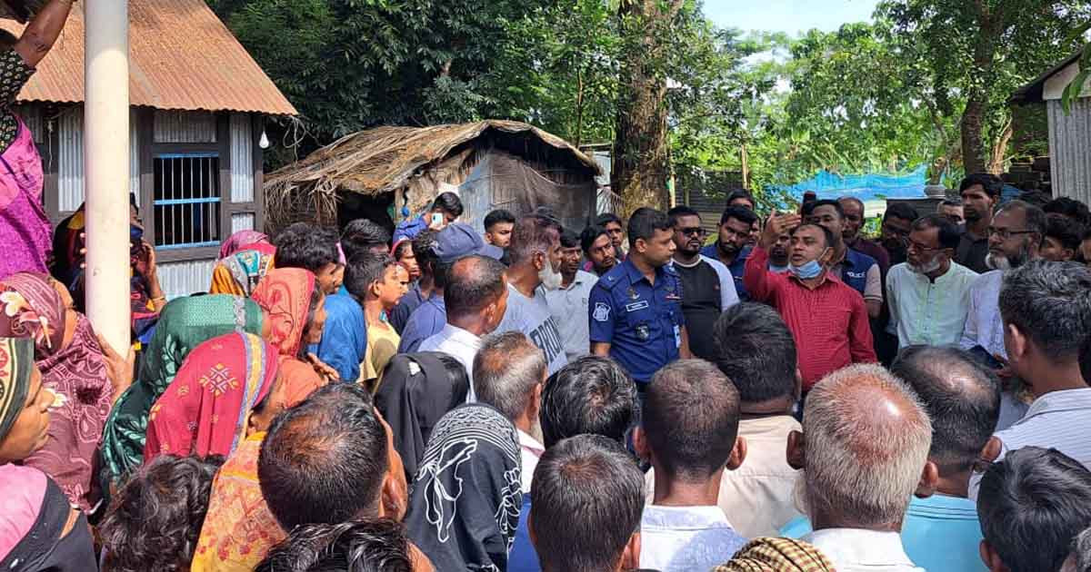 পুকুরে মাছ ধরতে নেমে বিদ্যুৎস্পৃষ্টে ঝরলো ২ প্রাণ