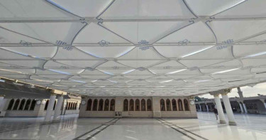 মসজিদে নববীর ছাদে নতুন ছাউনি স্থাপন