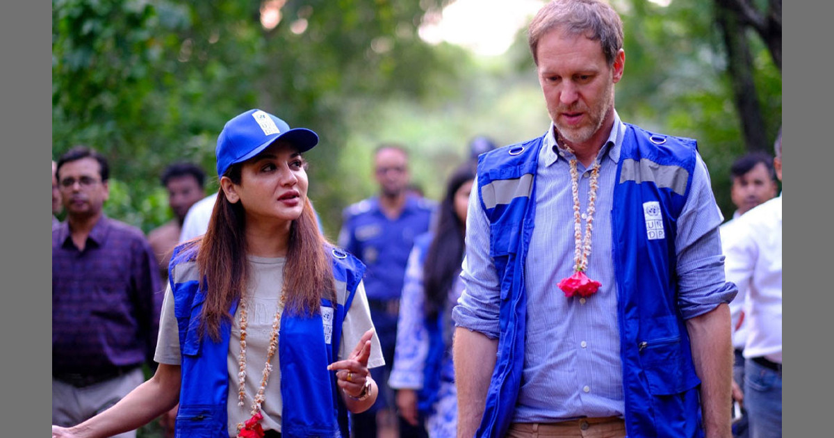 জলবায়ু পরিবর্তনের প্রভাব পরিদর্শনে খুলনায় জয়া আহসান ও ইউএনডিপি প্রতিনিধি