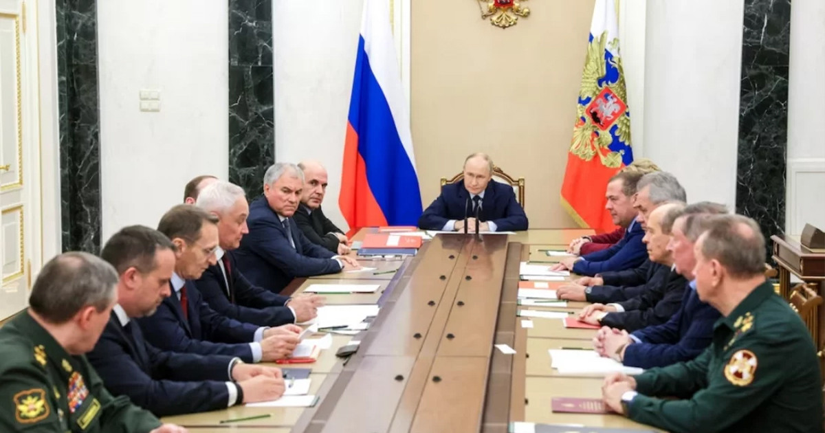 এবার পারমাণবিক পরীক্ষার নির্দেশ দিলেন পুতিন