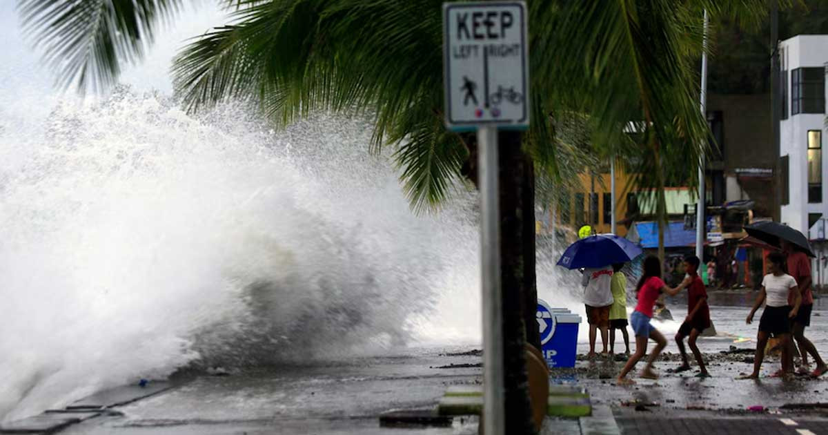 টাইফুনের তাণ্ডব, জরুরি অবস্থা জারি