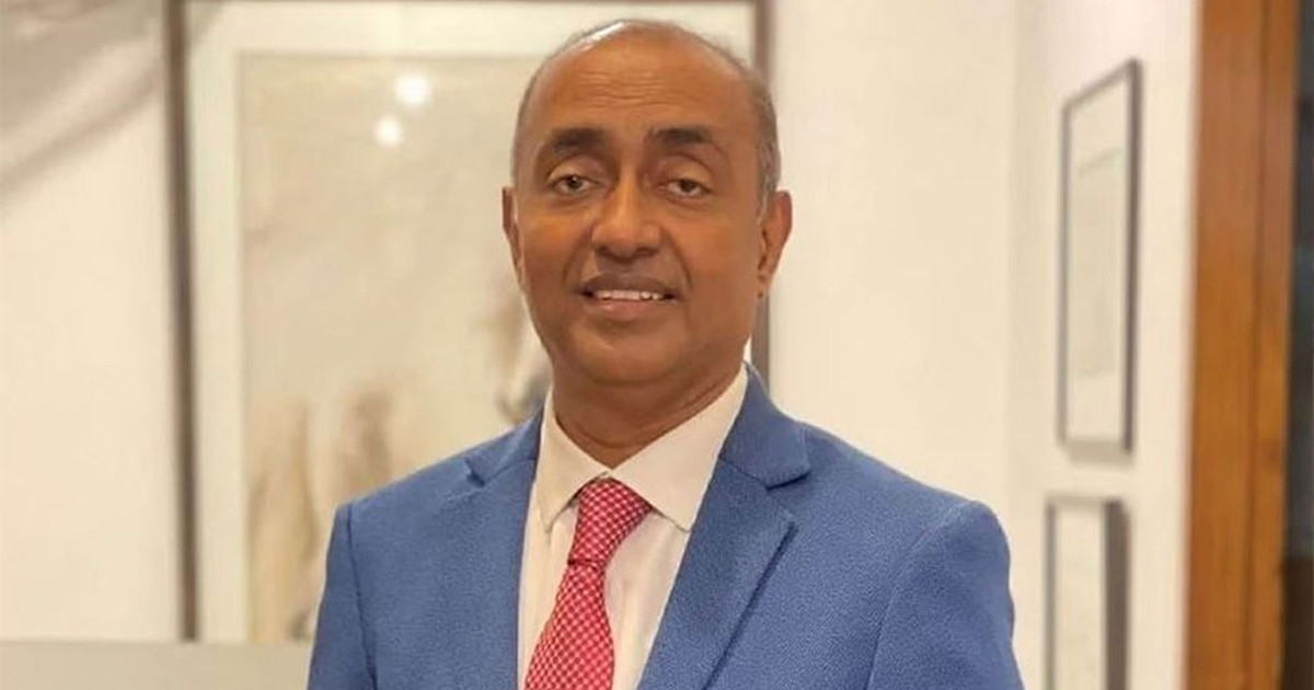 পদে থেকেই নির্বাচন করা যায়, সংবিধানে বাধা নেই: অ্যাটর্নি জেনারেল