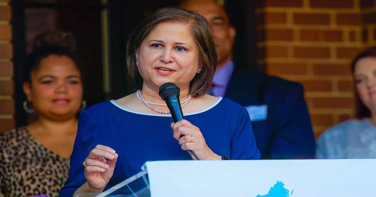 ভার্জিনিয়ায় লে. গভর্নর নির্বাচিত হয়ে ইতিহাস গড়লেন প্রথম মুসলিম নারী ঘাজালা হাশমি