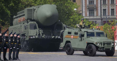 তাক লাগিয়ে শব্দের চেয়ে তিনগুণ গতির ক্ষেপণাস্ত্র বানাচ্ছে রাশিয়া