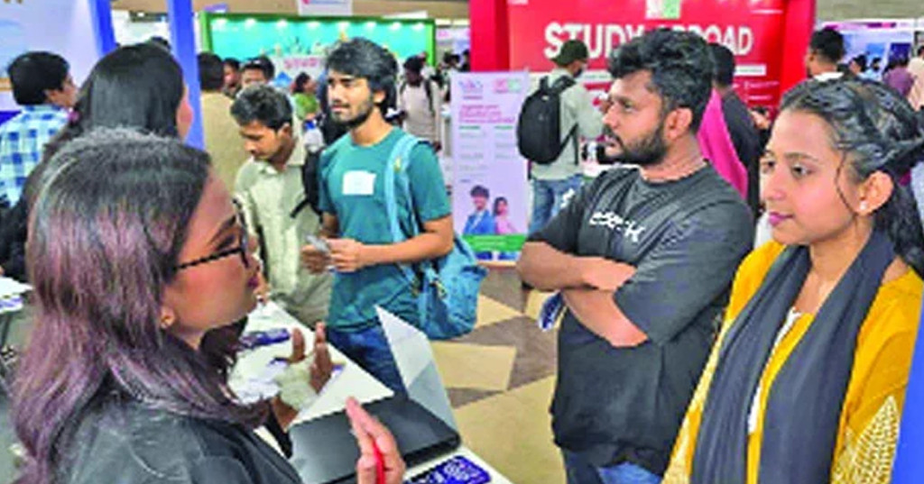 তিন মেলায় মুখর আইসিসিবি