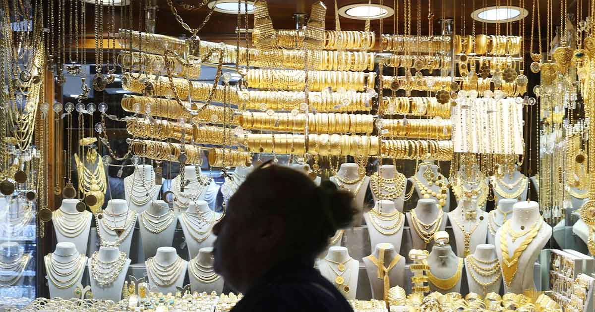 মার্কিন ডলারের পতনে স্বর্ণের দাম বেড়েছে