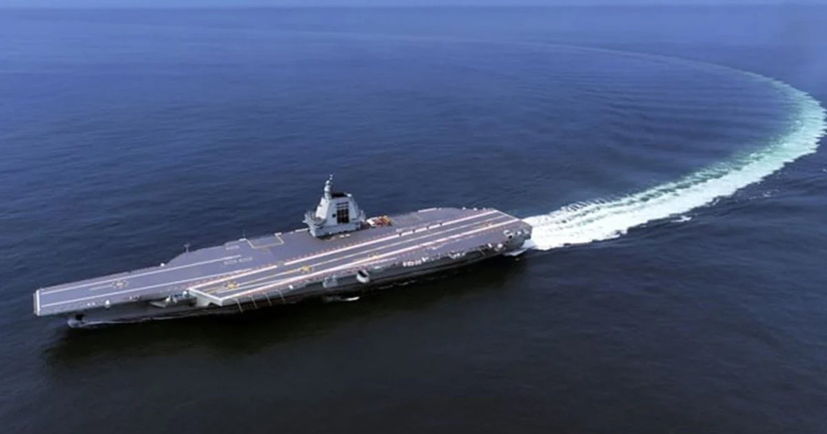 চীনের তৃতীয় বিমানবাহী রণতরী নৌবাহিনীর কাছে হস্তান্তর