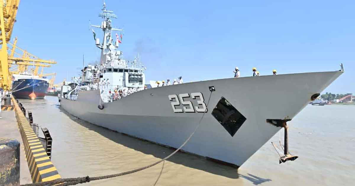 চট্টগ্রাম বন্দরে নোঙর করেছে পাকিস্তান নৌবাহিনীর জাহাজ