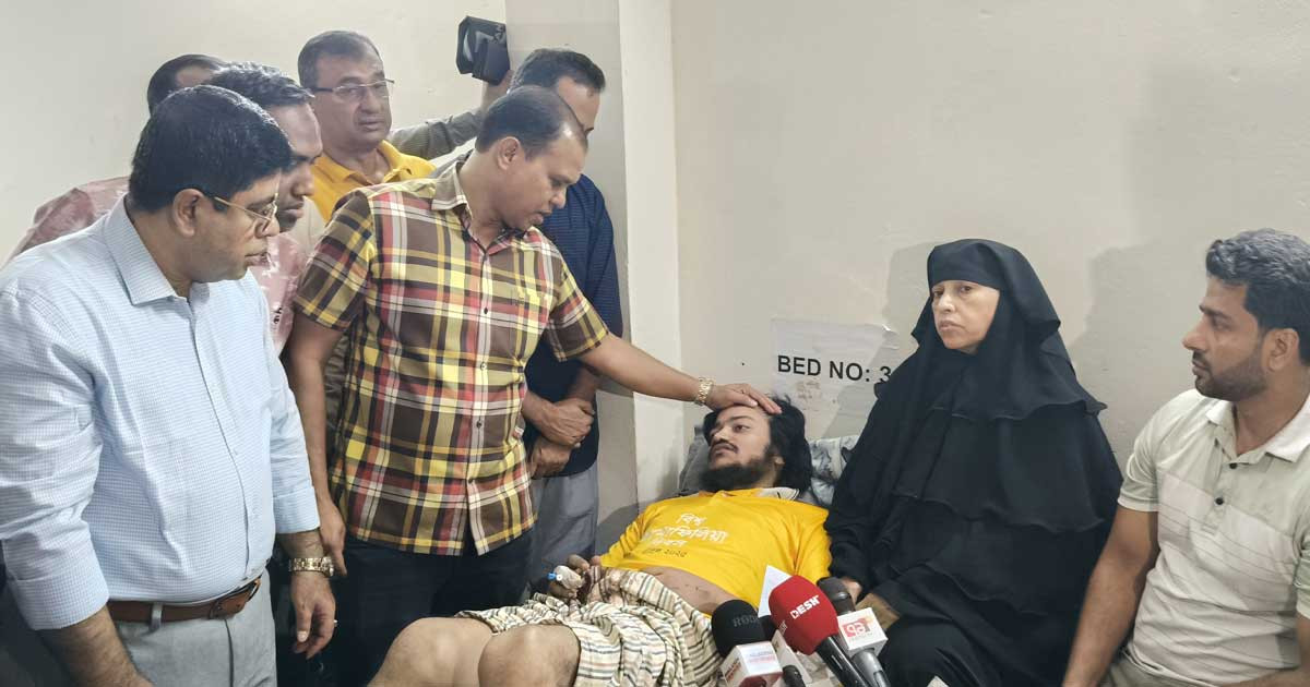 ক্যান্সার আক্রান্ত মা ও তার পঙ্গু ছেলের পাশে দাঁড়ালেন তারেক রহমান