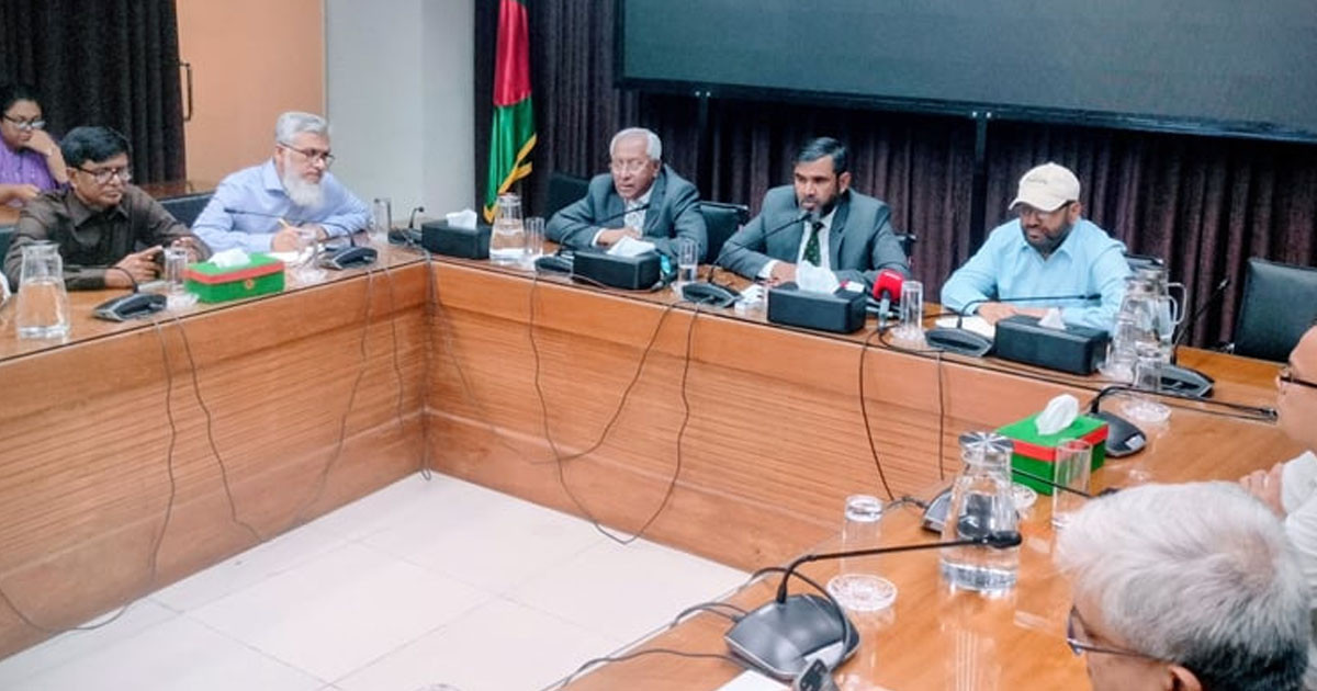 ৭-৮ শতাংশ প্রবাসীকে বাদ দিয়ে অন্তর্ভুক্তিমূলক নির্বাচন কীভাবে হয়, প্রশ্ন ইসি সানাউল্লাহর