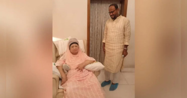 বেগম খালেদা জিয়াকে আমন্ত্রণপত্র পৌঁছে দিলেন টুকু