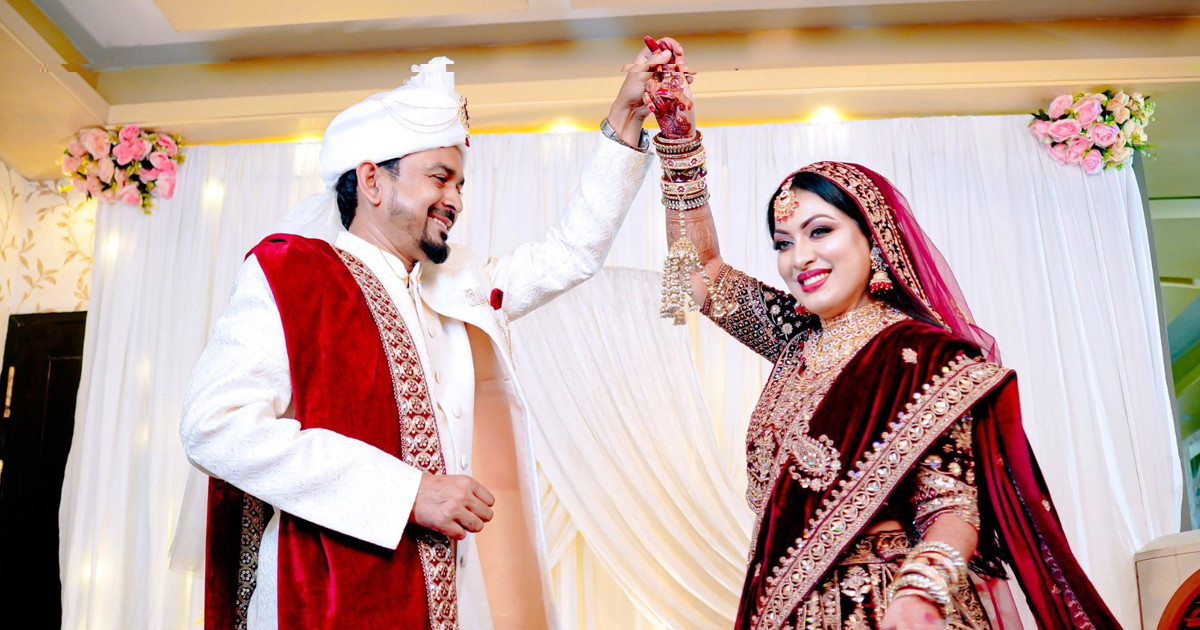 বিয়ের পরদিনই ওমরা পালনের উদ্দেশে মক্কায় প্রিয়াঙ্কা