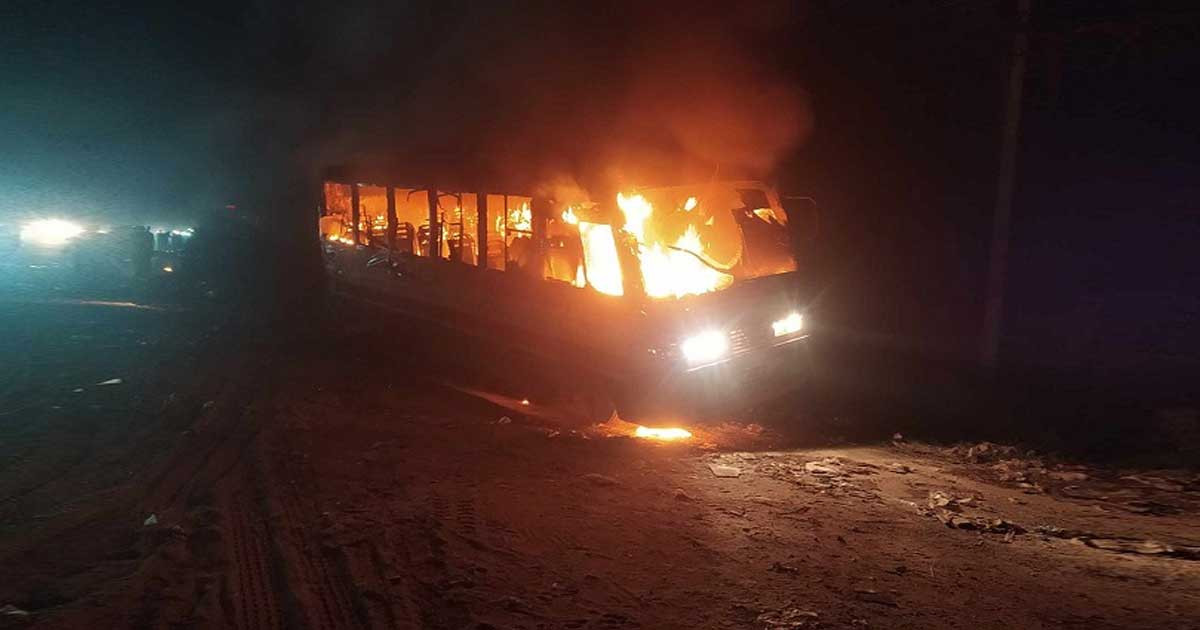 বাসে আগুন দেওয়ার ঘটনায় মামলা, ধরা আ.লীগ নেতা