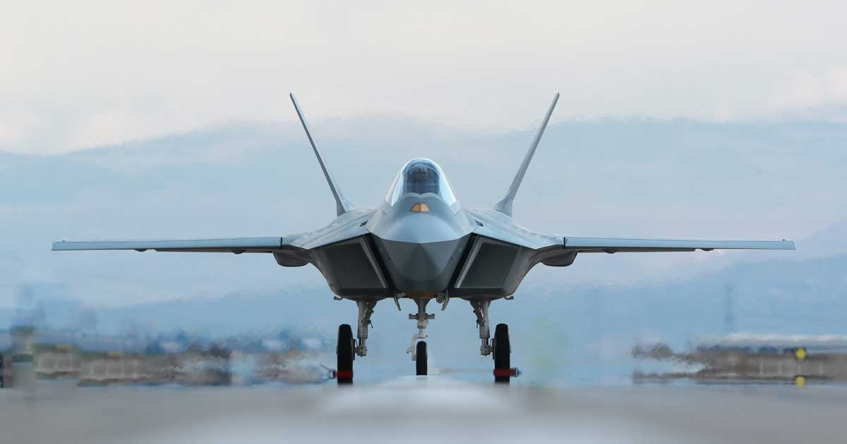 উড্ডয়নের পরই বিকট শব্দ, আছড়ে পড়া বিমানের ২০ সেনাই নিহত