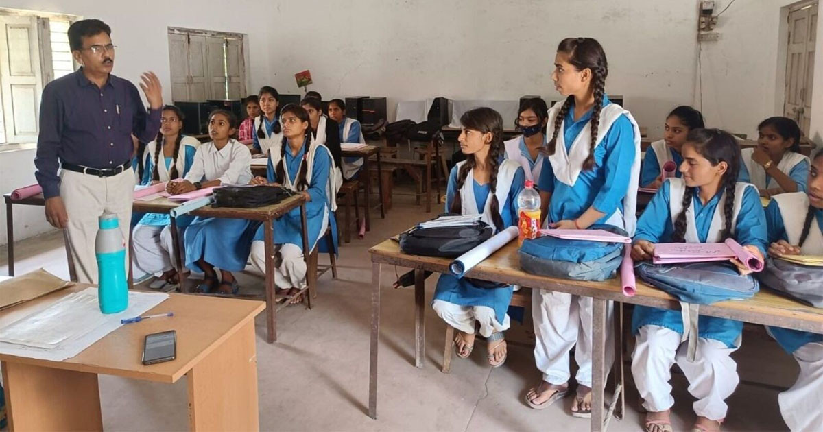 নিয়োগ পাওয়া শিক্ষকদের নিজ জেলায় বদলি নিয়ে নতুন সিদ্ধান্ত