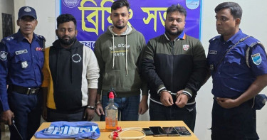 পেট্রল বোমাসহ ছাত্রলীগ-স্বেচ্ছাসেবক লীগের ৩ নেতাকে আটক করে পুলিশে সোপর্দ