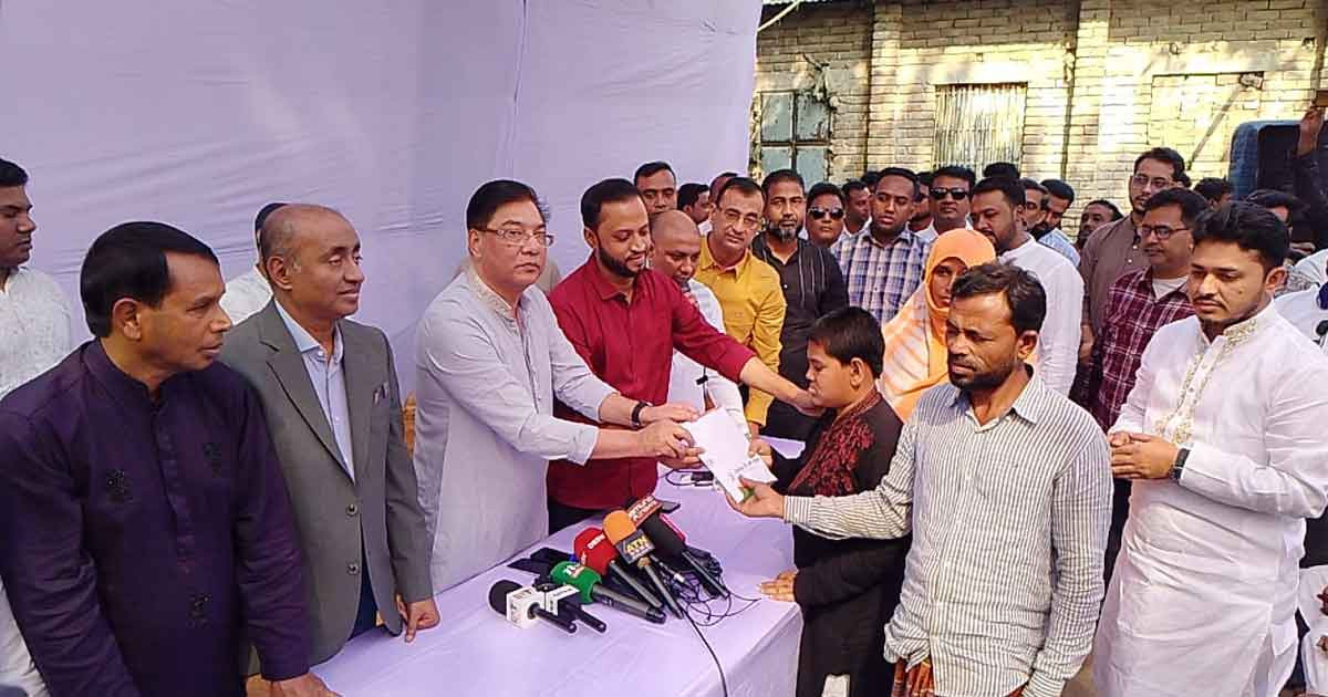 দিনমজুরের প্রতিবন্ধী কন্যার পাশে দাঁড়ালেন তারেক রহমান