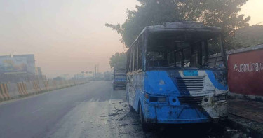 ঢাকা-চট্টগ্রাম মহাসড়কে বাসে আগুন