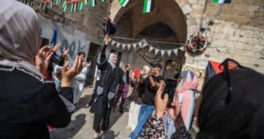 ধ্বংসস্তূপে দাঁড়িয়ে নেচে-গেয়ে গাজার হাজারও শিক্ষার্থীর উচ্ছ্বাস