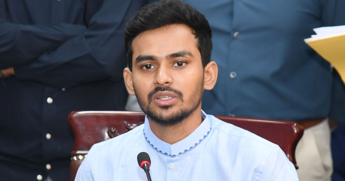 জুলাই শহীদ শনাক্তে আসছে বিদেশি ফরেনসিক টিম: উপদেষ্টা আসিফ