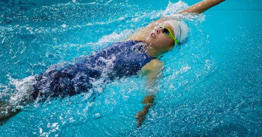 মৃতদেহ পানিতে ভাসে আর জীবিত মানুষ ডুবে যায়, বৈজ্ঞানিক কারণ জানুন