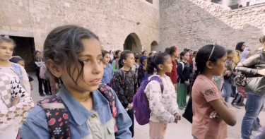 ত্রাণের কার্ডবোর্ডে নোট, যুদ্ধের মাঝেও গাজার ছাত্রীর পরীক্ষায় ৯৭.৯% নম্বর