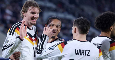 আজ সকাল থেকে মধ্যরাত পর্যন্ত খেলাপ্রেমীদের থাকতে হবে ব্যস্ত