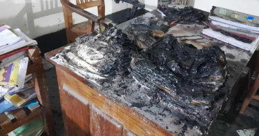 মাগুরায় গ্রামীণ ব্যাংকের শাখায় দুর্বৃত্তদের আগুন