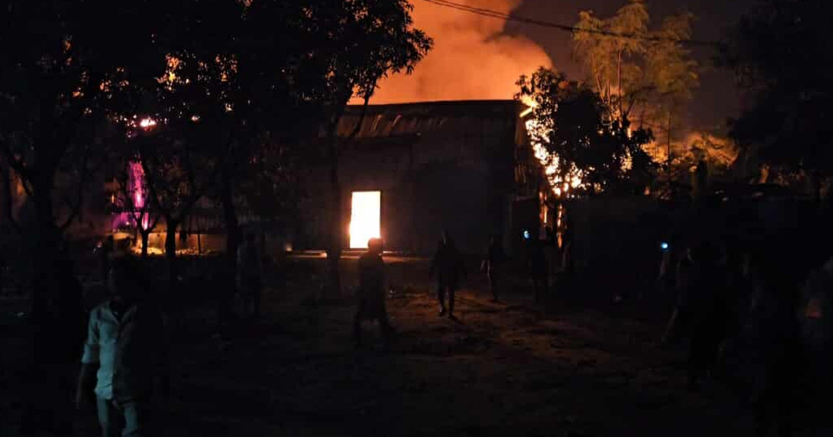 গাজীপুরে ঝুট গুদামে আগুন, ২ ঘণ্টার চেষ্টায় নিয়ন্ত্রণে