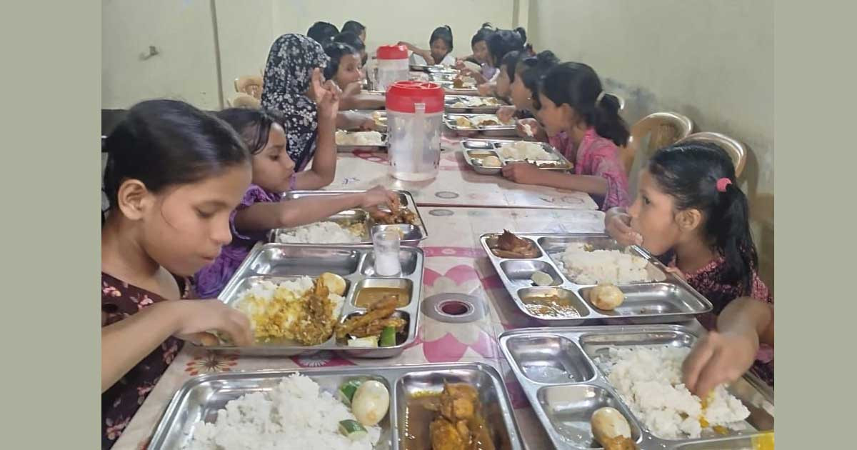 তারেক রহমানের জন্মদিন উপলক্ষে সলিমুল্লাহ এতিমখানায় বিশেষ দোয়া মাহফিল অনুষ্ঠিত