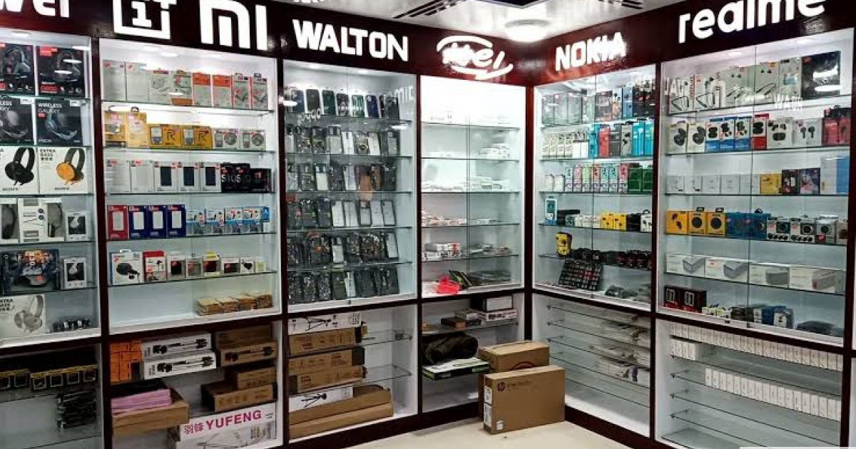 আনঅফিসিয়াল ফোন বন্ধ—এক ঘোষণায় মোবাইল বাজারে ধস