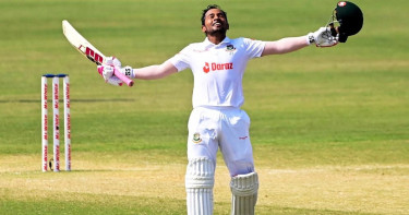 শততম টেস্টে সেঞ্চুরি করে ইতিহাস গড়লেন মুশফিক