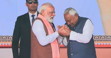 দশমবারের মতো বিহারের মুখ্যমন্ত্রী পদে শপথ নিলেন নীতীশ কুমার