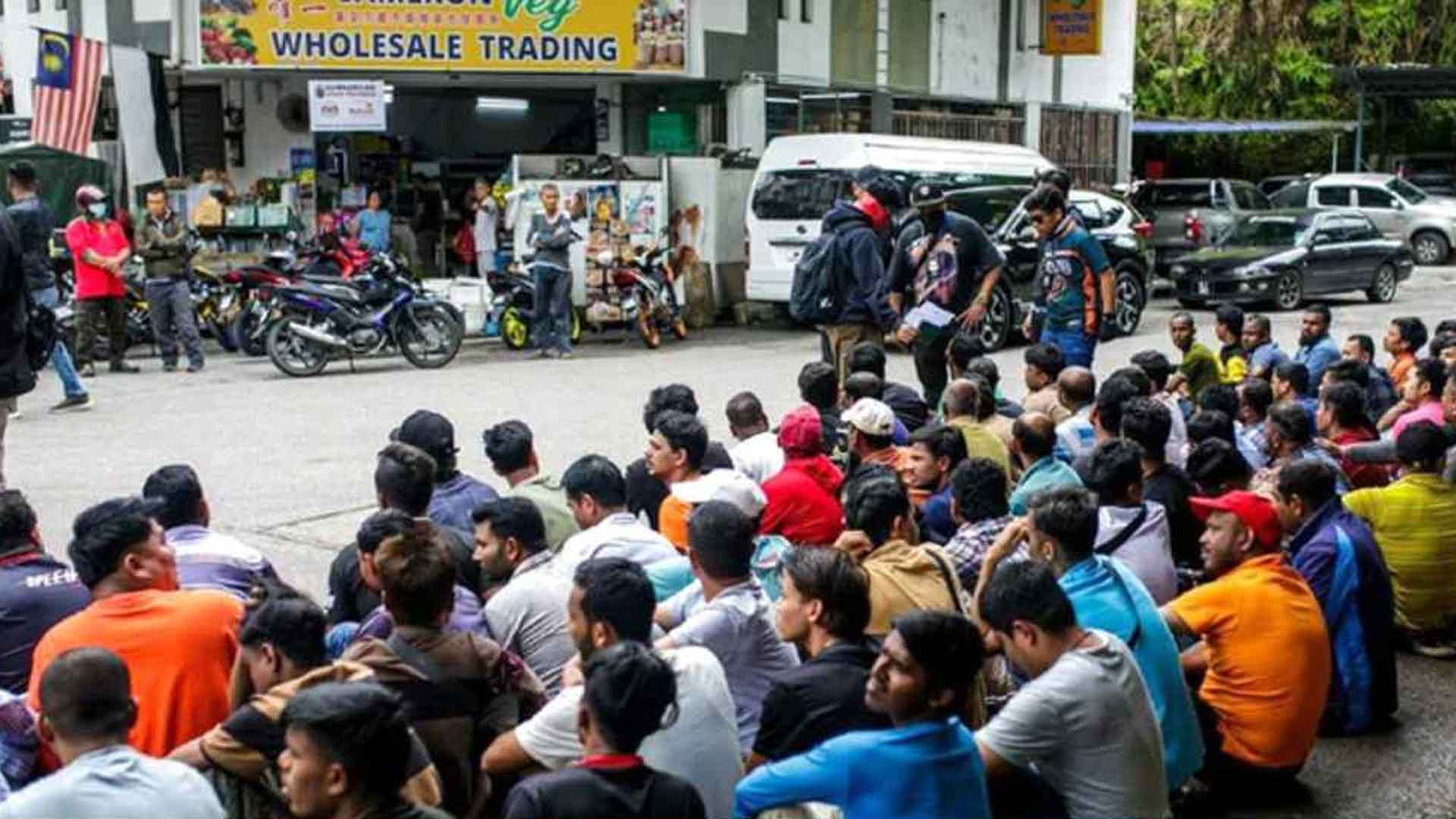 মালয়েশিয়ায় ১৭৪ বাংলাদেশি আটক