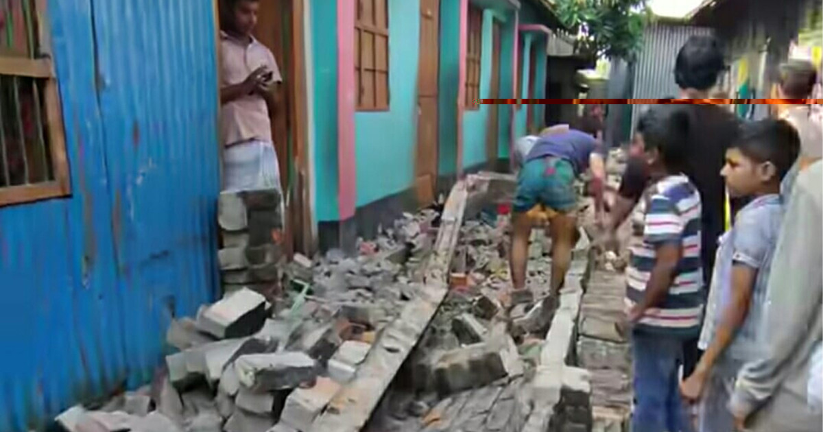 নারায়ণগঞ্জে ভূমিকম্পে দেয়াল ধসে নিহত মা, আহত মেয়ে