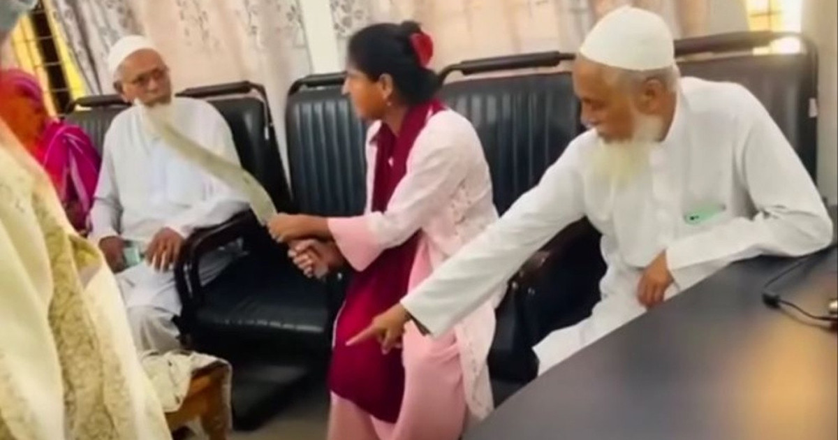 ইউএনও কার্যালয়ে দেশি অস্ত্র নিয়ে নারী, আত্মহত্যার চেষ্টা