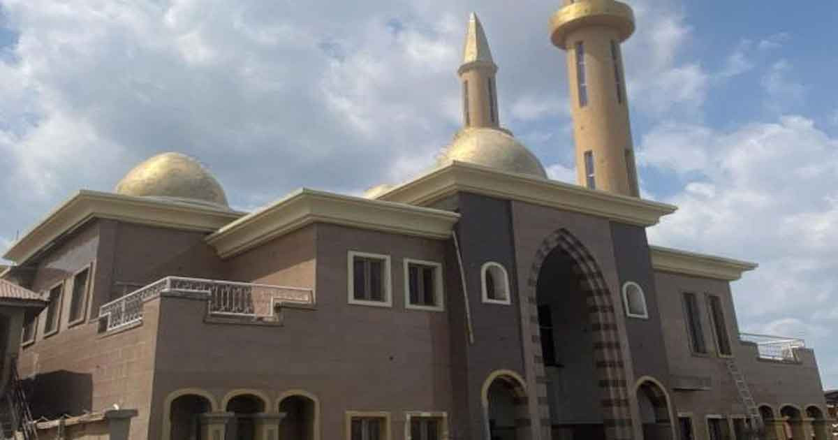 নতুনরূপে নাইজেরিয়ায় ২১৫ বছরের ঐতিহ্যবাহী গাম্বারি মসজিদ