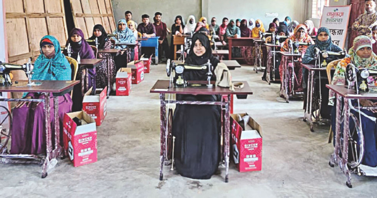 বিচ্ছিন্ন দ্বীপে সহায়তার হাত বাড়াল বসুন্ধরা গ্রুপ