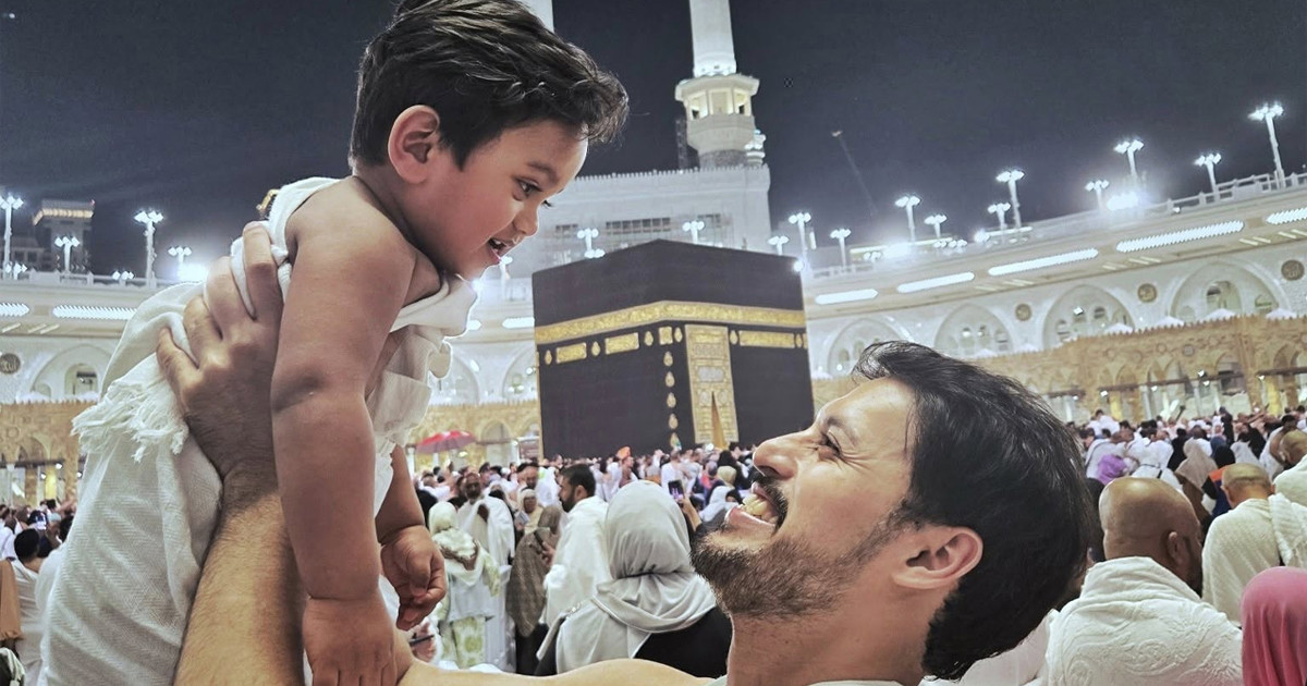 মক্কায় ছেলেকে কোলে নিয়ে ইরফানের আবেগঘন পোস্ট