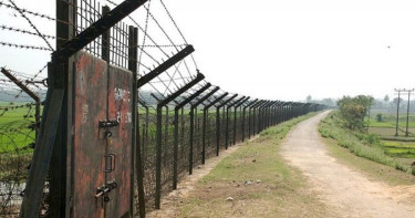 মহেশপুর সীমান্তে নারীসহ আটক ১৩