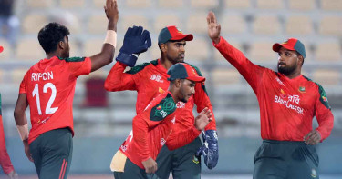 ব্যাটিংয়ে পাকিস্তান, এক রানেই নেই ২ উইকেট