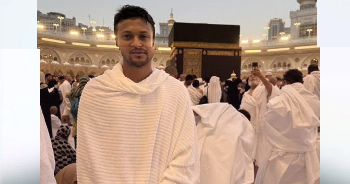 আল্লাহ যেন বাংলাদেশের মানুষকে নিরাপদে রাখেন: সাকিব