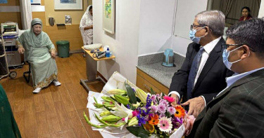 বেগম খালেদা জিয়ার জন্য ফুল পাঠালেন ভুটানের প্রধানমন্ত্রী