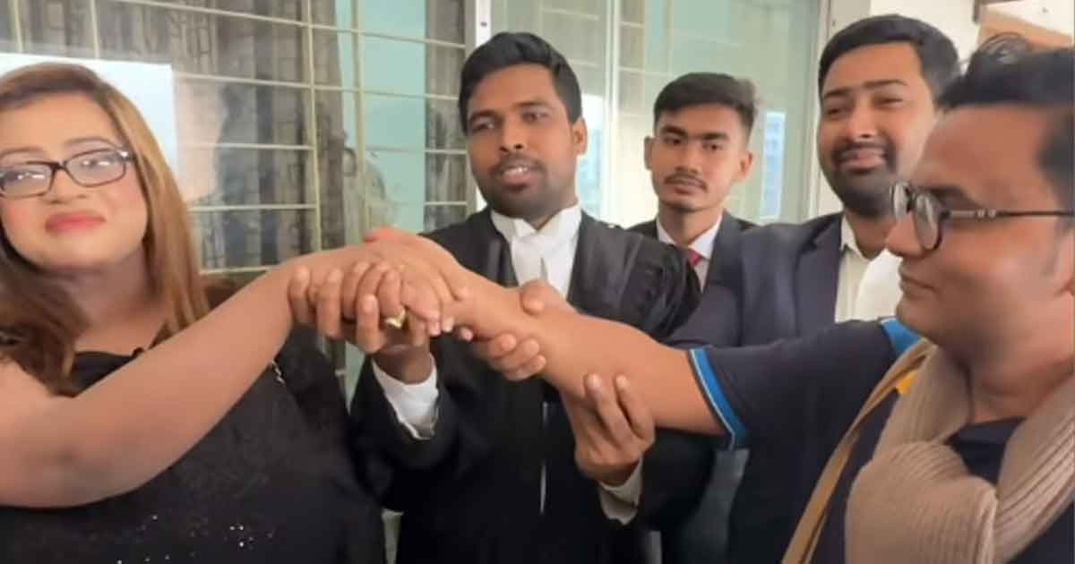 স্বামীর বিরুদ্ধে যৌতুক মামলার ইতি টানলেন সানাই মাহবুব