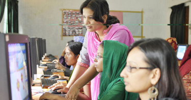 নারীদের জন্য ফ্রি কর্মসংস্থানমুখী প্রশিক্ষণ, সুযোগ দেবে যে ১১ প্রতিষ্ঠান